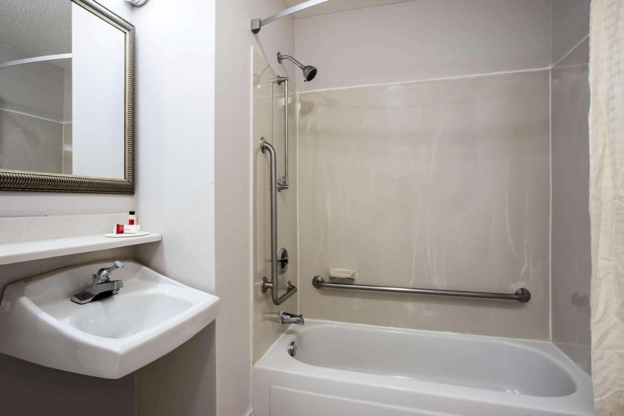 Travelodge By Wyndham Fort Wayne North Eksteriør billede