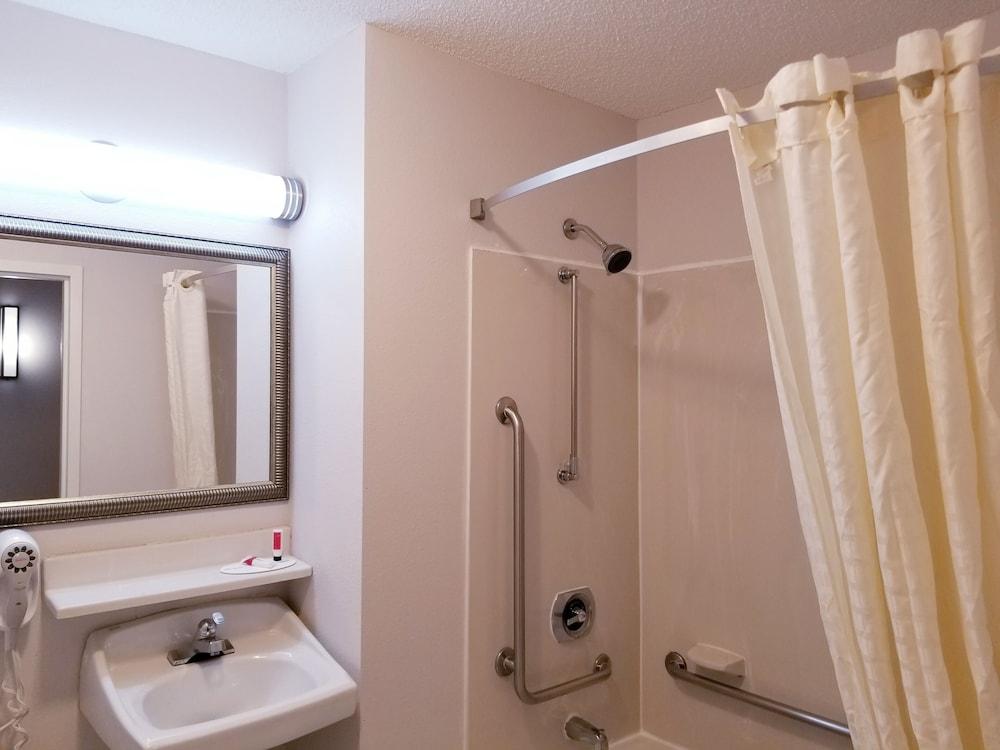 Travelodge By Wyndham Fort Wayne North Eksteriør billede