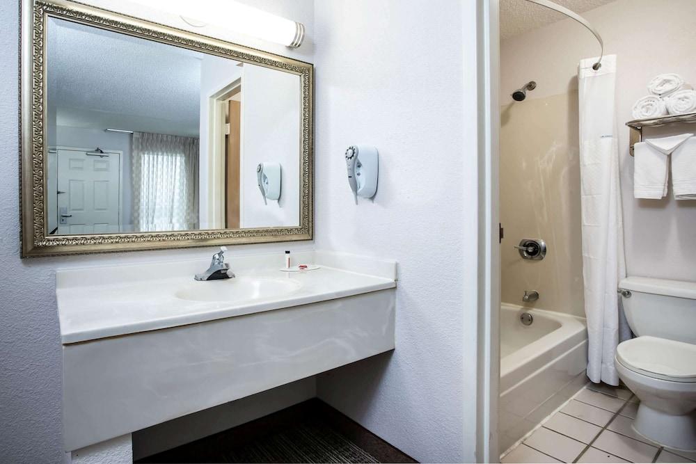 Travelodge By Wyndham Fort Wayne North Eksteriør billede
