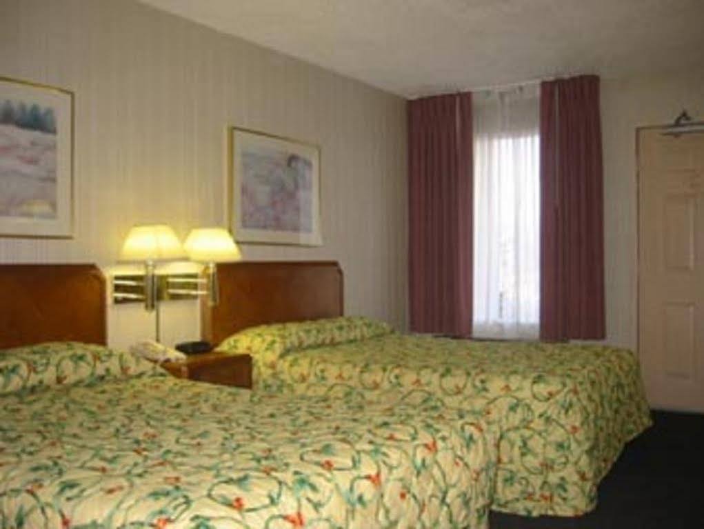 Travelodge By Wyndham Fort Wayne North Eksteriør billede